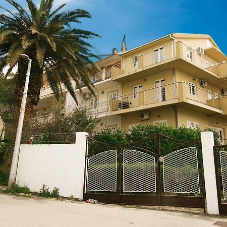 Apartments Alma Podgora Exterior photo