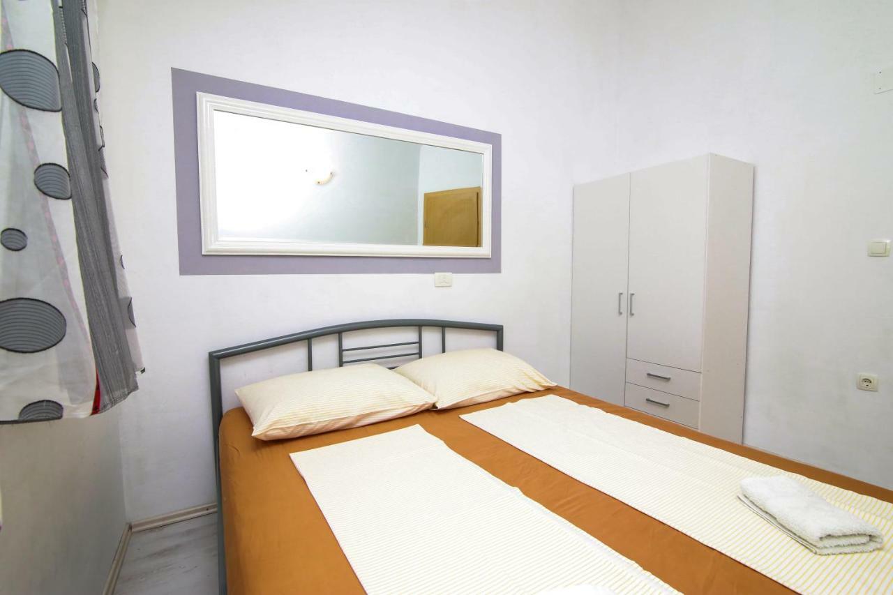 Apartments Alma Podgora Exterior photo