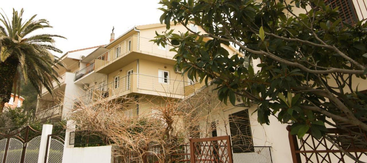 Apartments Alma Podgora Exterior photo
