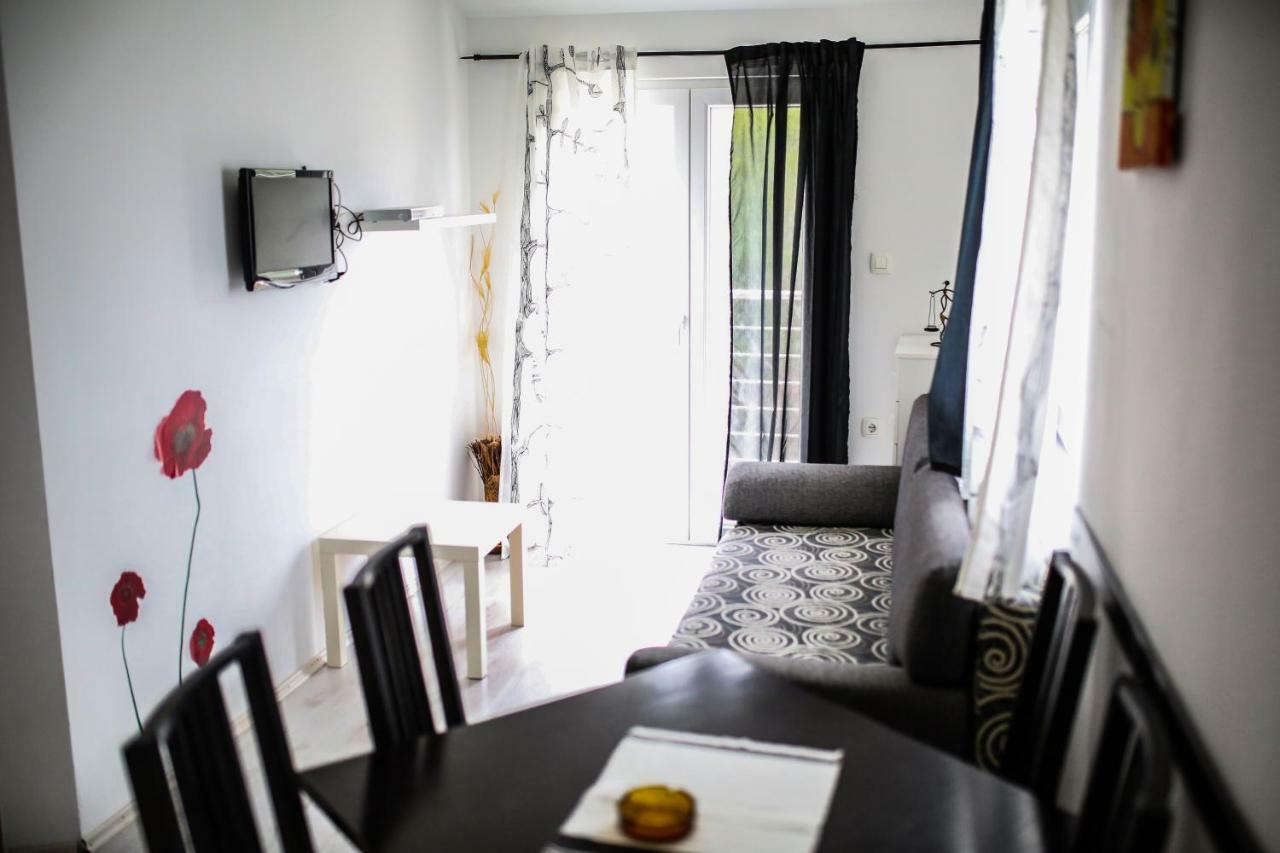 Apartments Alma Podgora Exterior photo