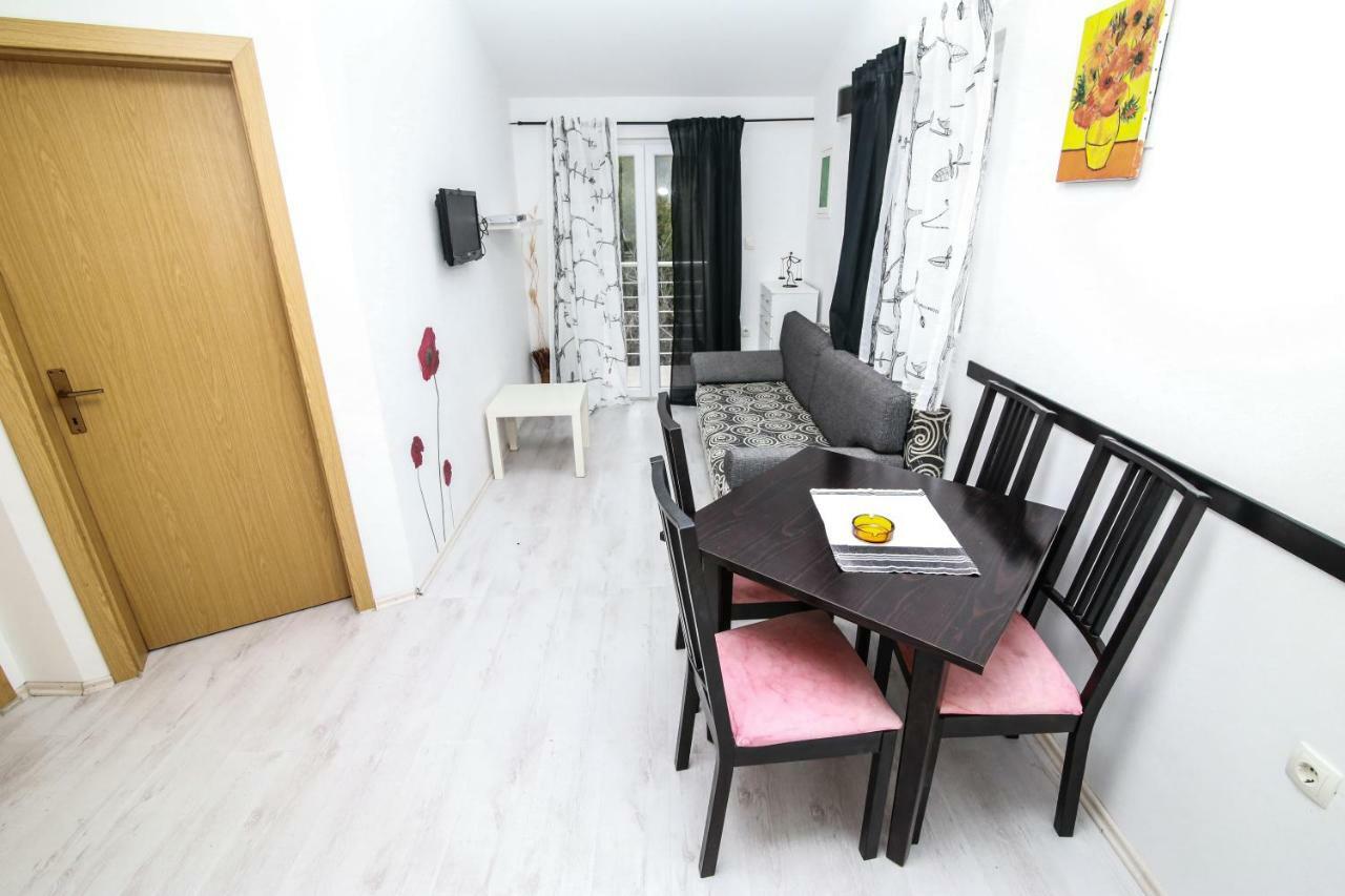 Apartments Alma Podgora Exterior photo