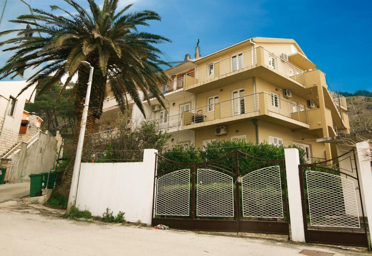 Apartments Alma Podgora Exterior photo
