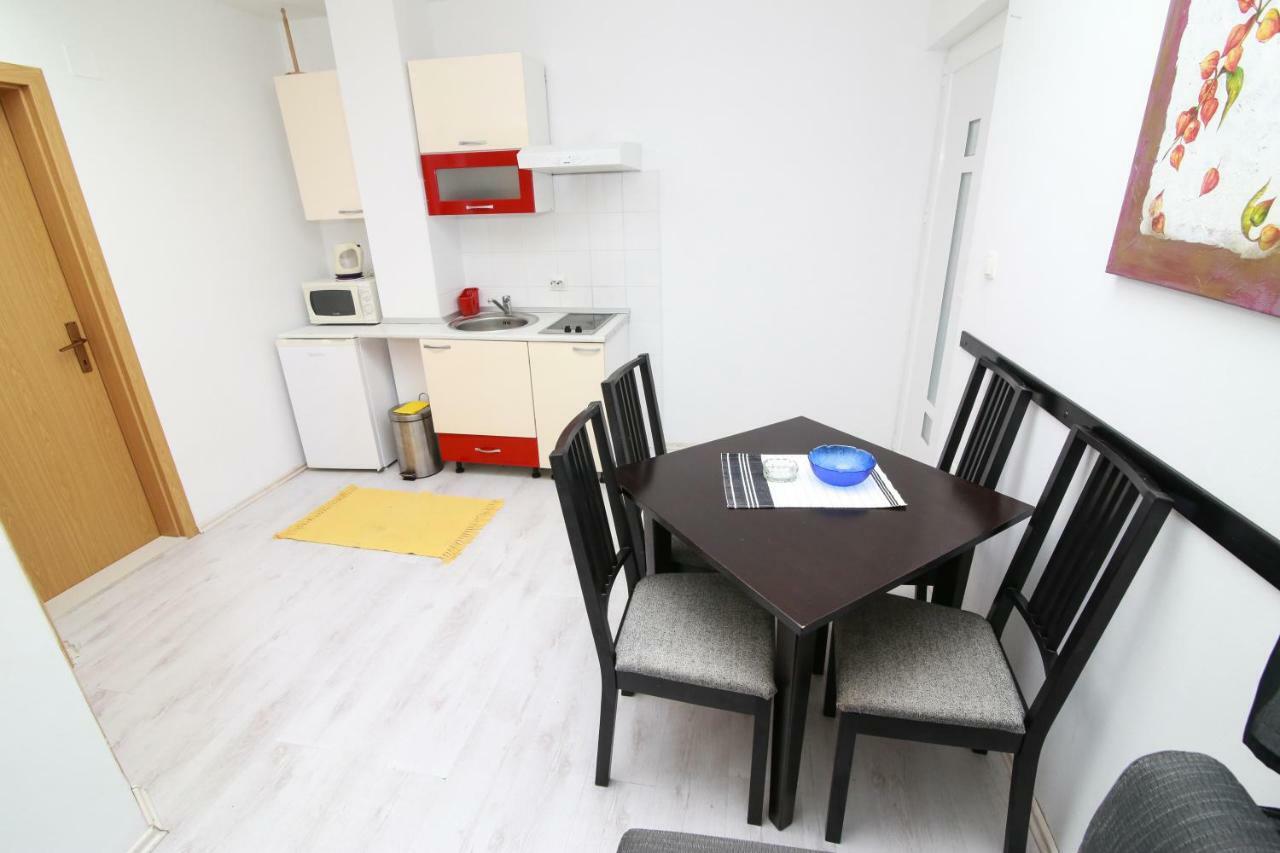 Apartments Alma Podgora Exterior photo