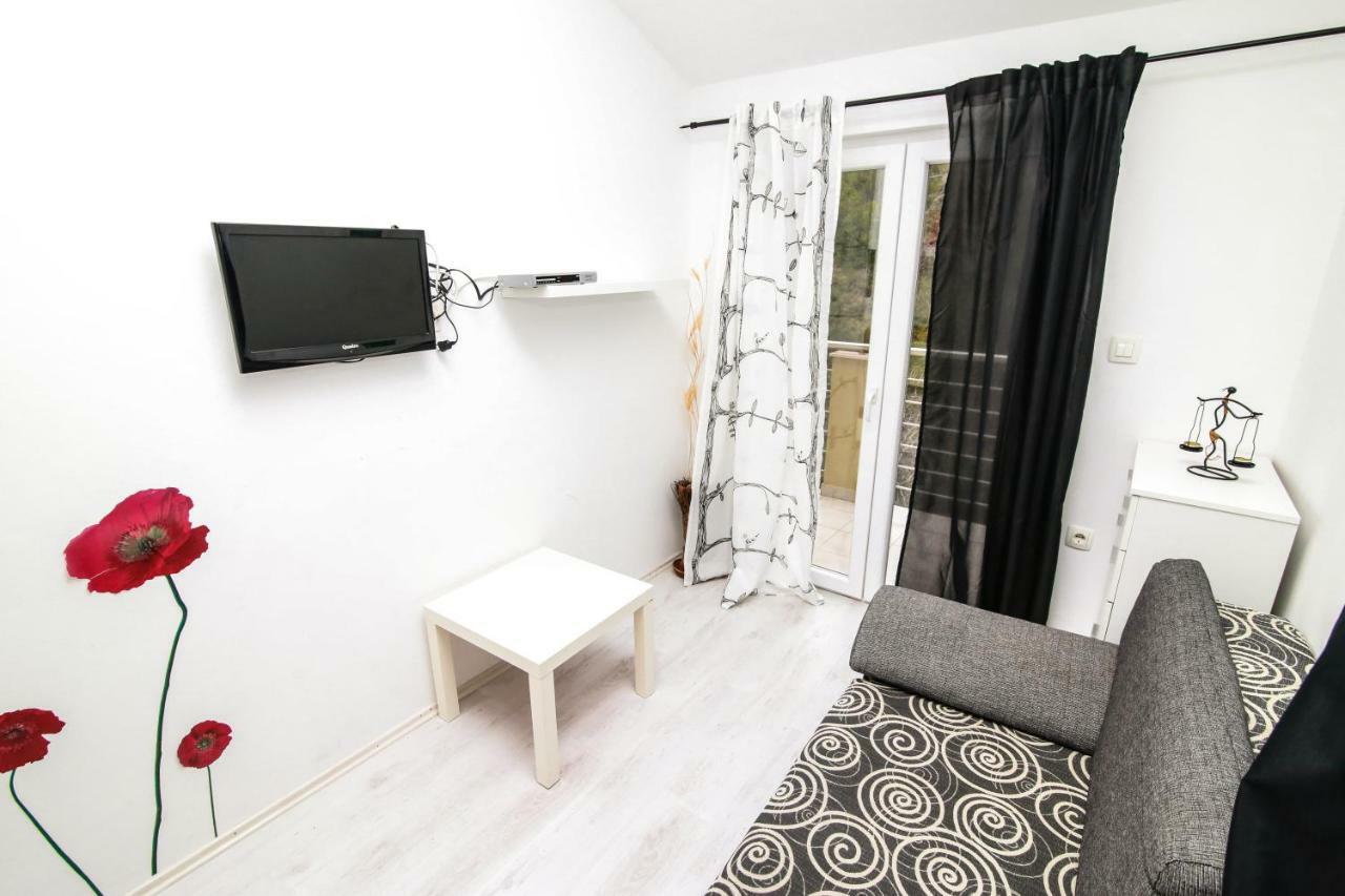 Apartments Alma Podgora Exterior photo